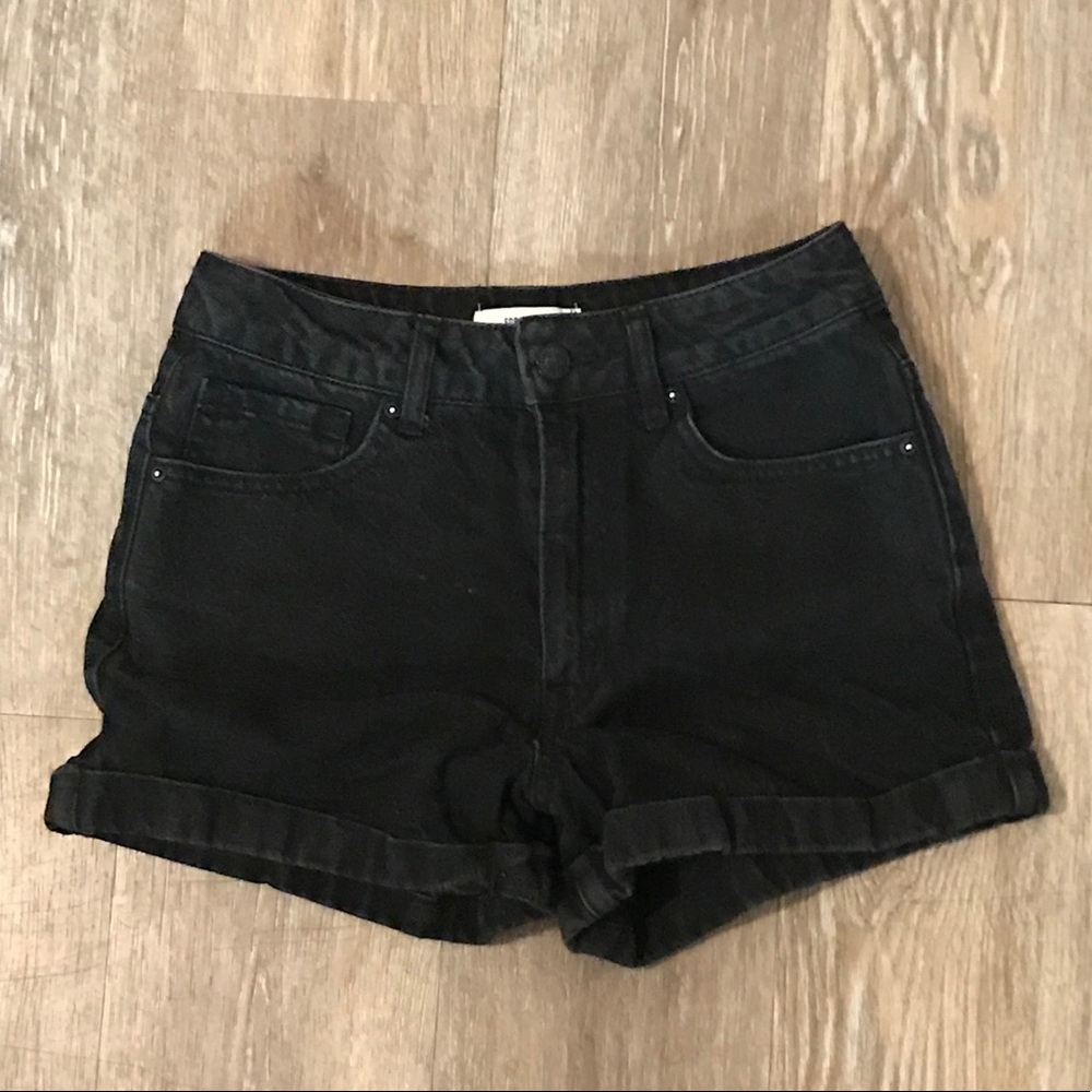 black denim shorts✦